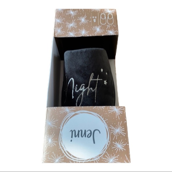 Jenni - Picture 2 of 3